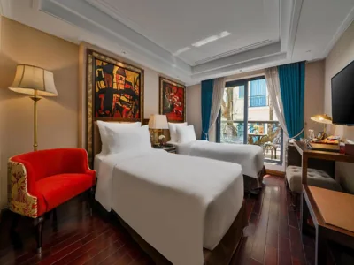 带阳台的豪华双人或双床间 — Peridot Gallery Classic Hotel